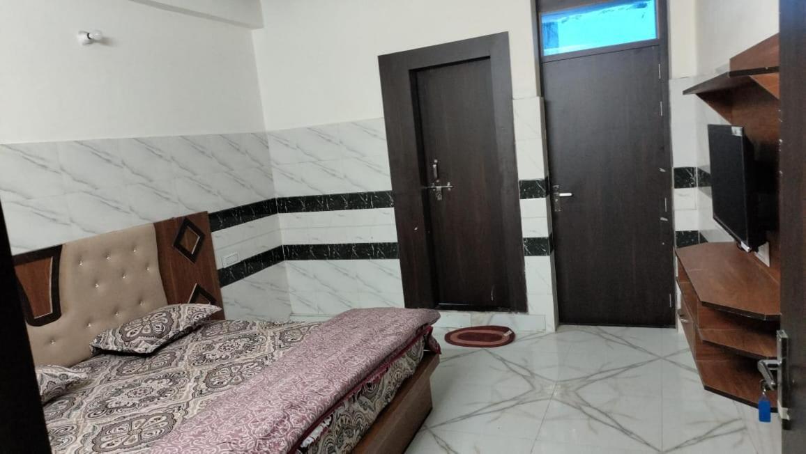 Guest house Saundarya Dham Vrindavan